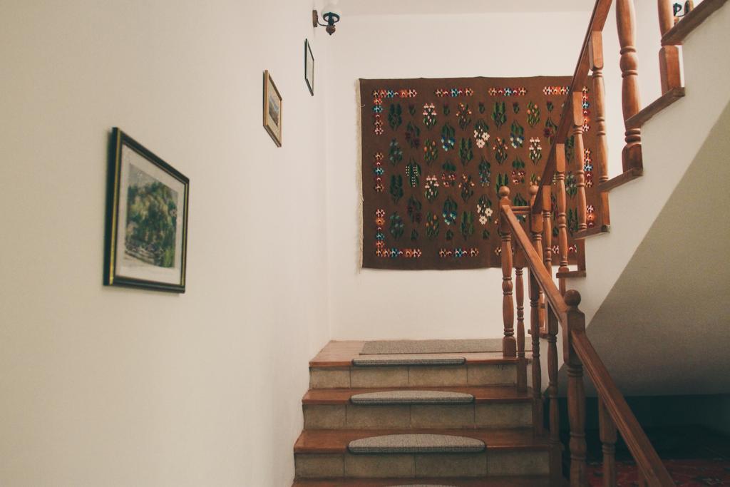 فندق Casa Renti Novaci-Străini المظهر الخارجي الصورة