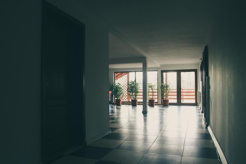 فندق Casa Renti Novaci-Străini المظهر الخارجي الصورة