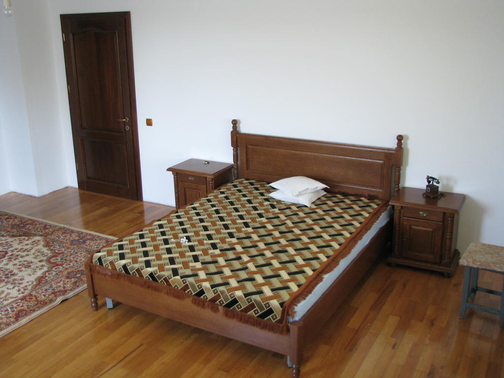 فندق Casa Renti Novaci-Străini الغرفة الصورة
